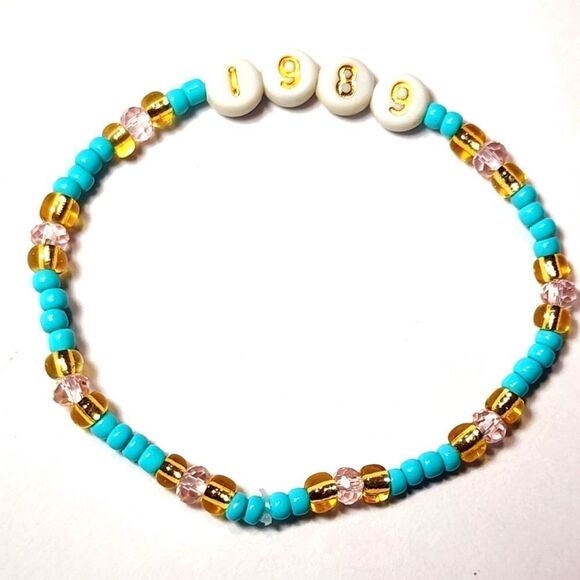 Taylor Swift Friendship Bracelet - Picture 1 of 2
